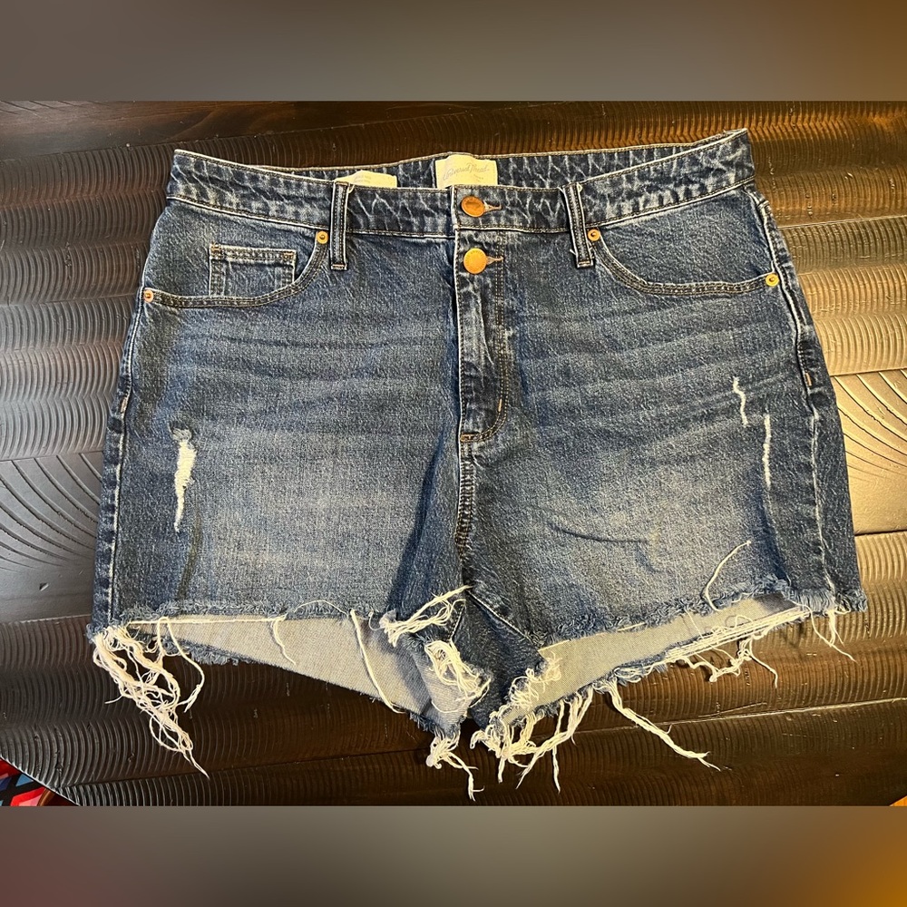 Sz 16W Universal Thread Vintage MIDI Jean shorts